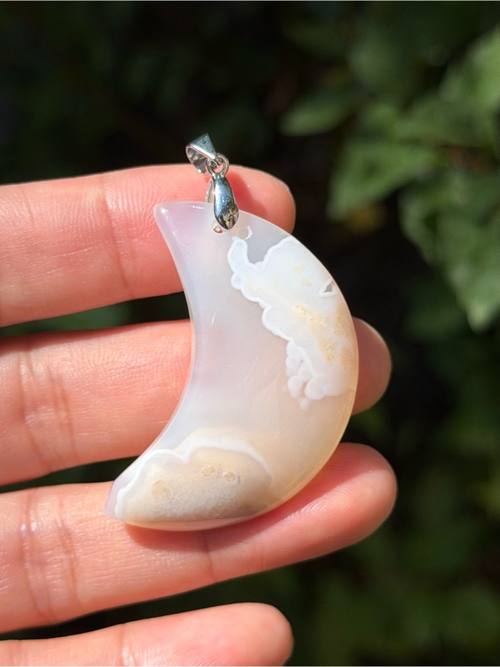 Sterling silver 925 stamped Moon Crescent Flower Agate Pendant in Cream 1912‎